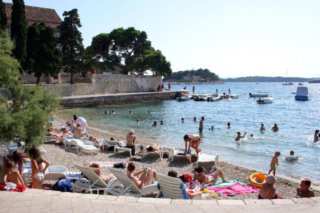 Apartments By The Sea Hvar - 14197 Хвар Екстериор снимка